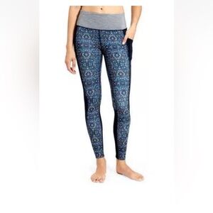 Athleta High Rise Tapestry Chaturanga To Town Tights size medium